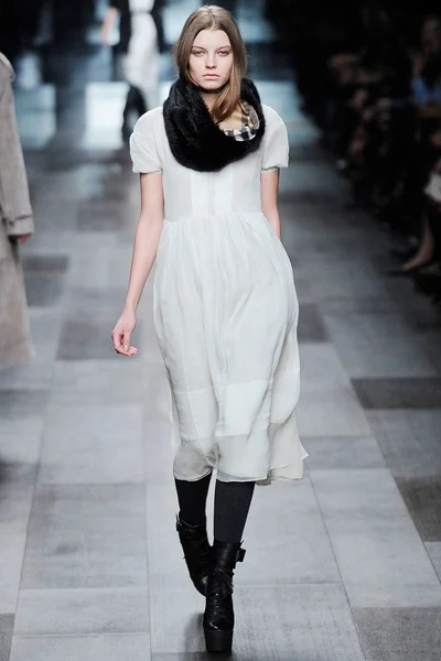 Look 2